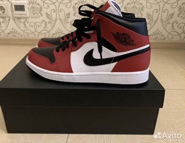 Nike Air Jordan 1 Chicago Black Toe 9.5 US42 RU Nike Air Jordan 1 Chicago Black Toe 9.5 US42 RU