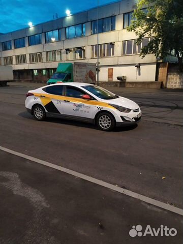 Hyundai Elantra 1.6 AT, 2015, 300 000 км