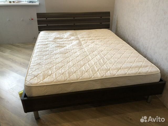 Кровать с матрасом