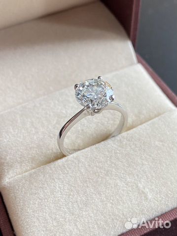 Кольцо с бриллиантом 3.01