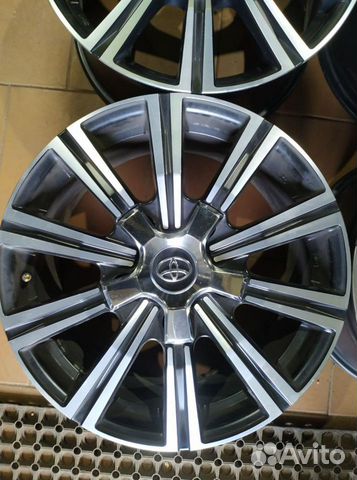 Диски бу литые R18 Y на Toyota Land Cruiser 200 Диски бу литые R18 Y на Toyota Land Cruiser 200