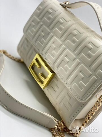 Новая женская сумка на плечо Fendi белая