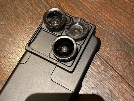 Чехол на iPhone 7 с разными обьективами