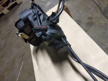 Замок двери Мерседес w211