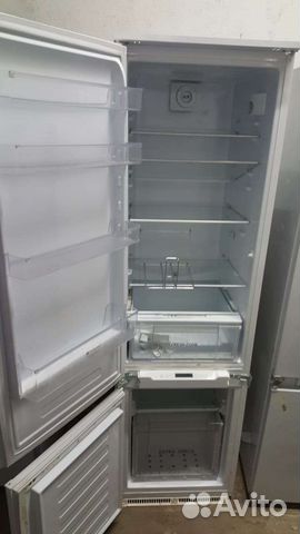 Встраиваемый холодильник Hotpoint ariston