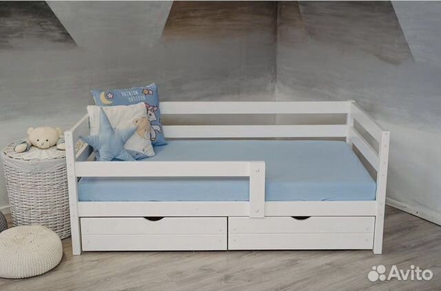 Кровати из массива березы новые