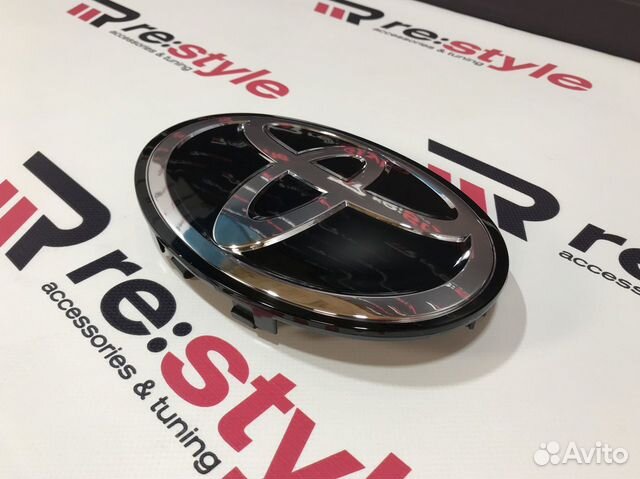 Эмблема в решетку Toyota Land Cruiser 200 B255