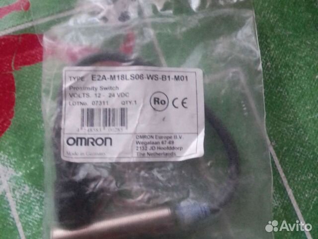Датчик индуктивный omron E2A-M18LS08-WS-B1-M01