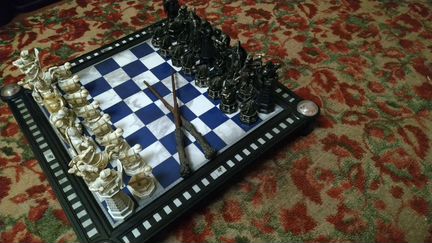 Шахматы Гарри Поттер (фигуры и журналы)