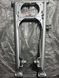 Рычаг нижний правый Yamaha Venture TF / Apex