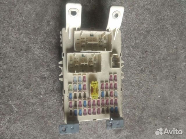 Блок предохранителей салонный Kia Rio
