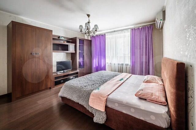 2-к. квартира, 65 м², 4/12 эт.