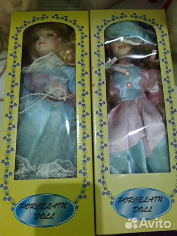 Кукла фарфоровая