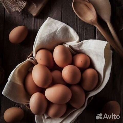 Домашние куриные яйца и сыр домашний