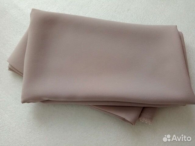 Креп (отрез ткани) серо-бежевого цвета