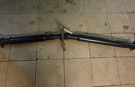 Разборка бмв. Вал карданный задний F02