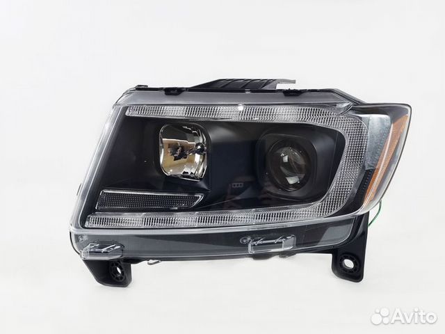 Фара Jeep Grand Cherokee WK2 (2010-2013)