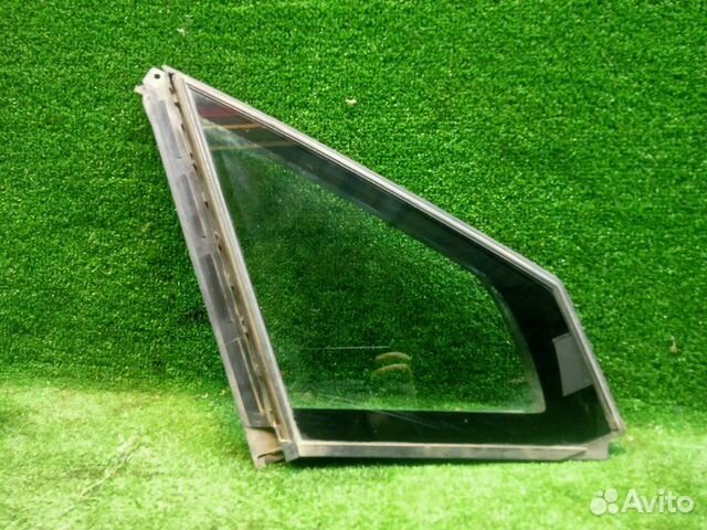 Стекло двери (форточка) переднее правое Citroen C4