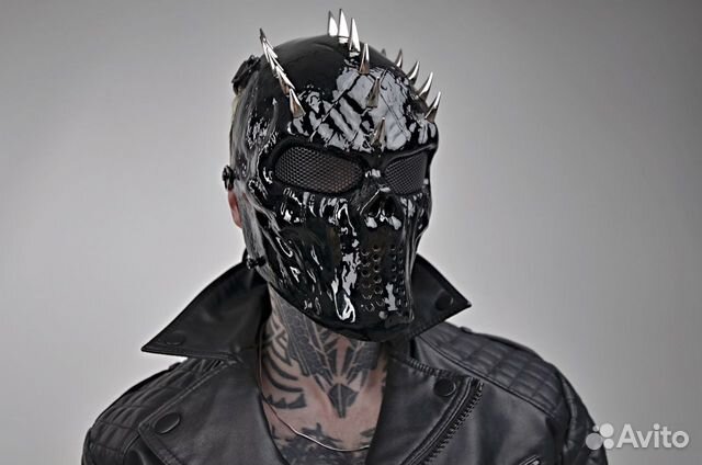 Маска (чёрный глянец ) с шипами