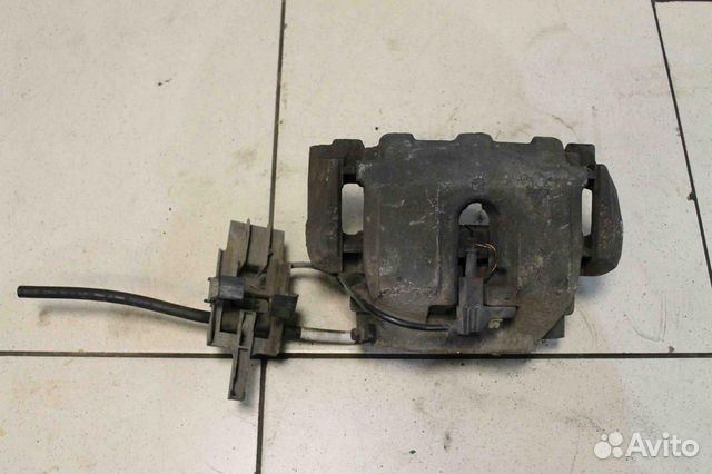 Суппорт передний правый Mercedes Benz W251 R35