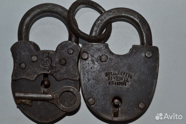 Старые амбарные замки