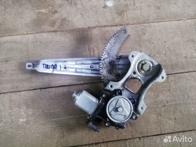 Nissan Tiida 2008г стеклоподъёмник электро