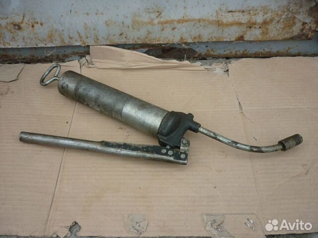 Шприц-нагнетатель смазки для грузовых машин. Б.У купить в Волгограде ...