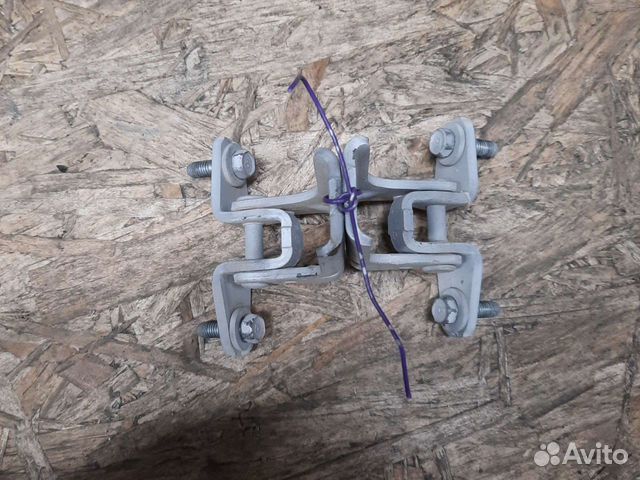 Петли передний левый двери на Mitsubishi lancer 9