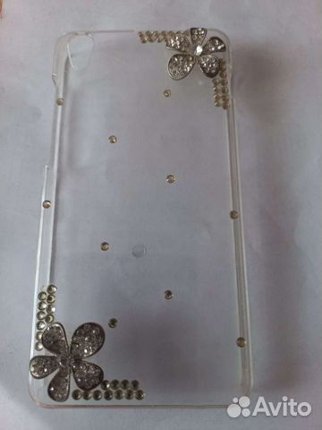 Чехлы на телефон