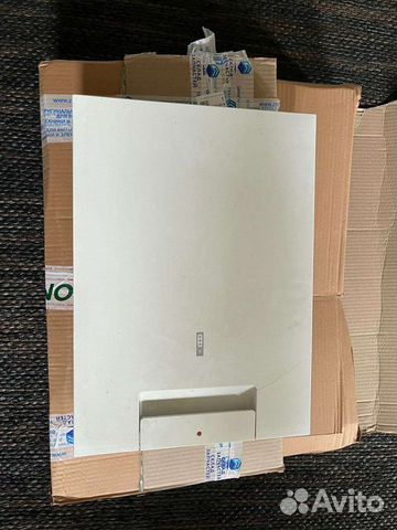 Дверца на морозильную камеру