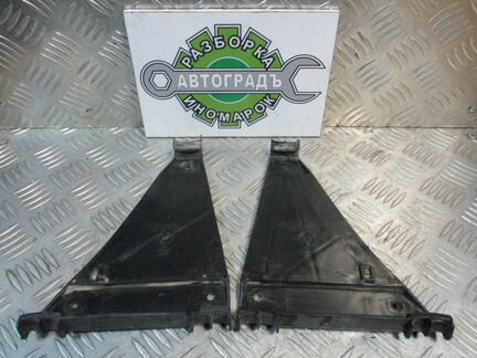 Направляющая заднего бампера Audi A4 B5 1996г