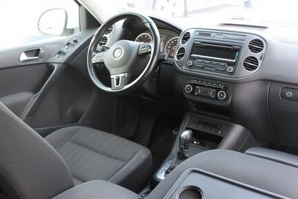 Volkswagen Tiguan 2.0 AT, 2014, 123 000 км