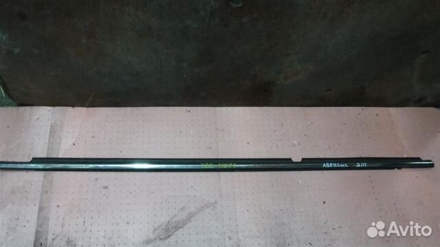 Накладка стекла заднего левого Toyota Avensis II