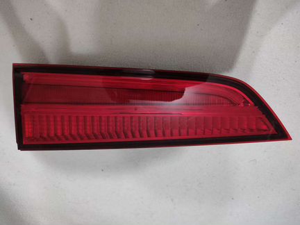 Фонарь левый в крышку багажника Honda Pilot 3