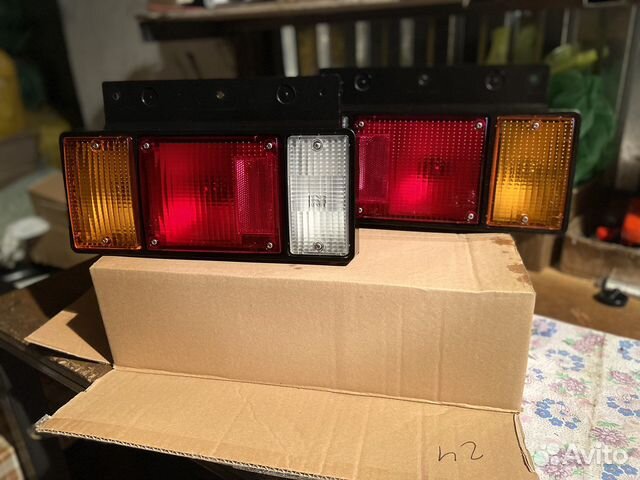 Фонарь задний Isuzu ELF