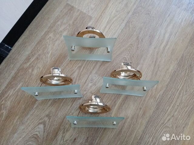 Точечные светильники 4 штуки