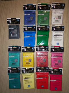 Протекторы и плейматы для настольных игр