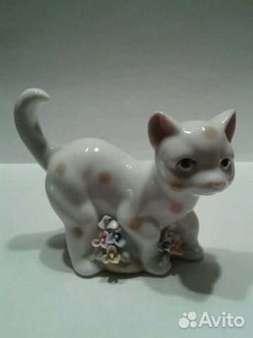 Фигурка-статуэтка