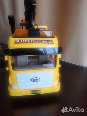 Игрушечный автокран