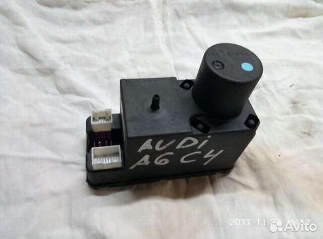 Компрессор центрального замка Ауди А100, А6 С4, А4