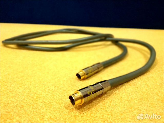 Acoustic Research Pro series (gold) S-video /USA