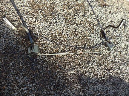 Крепление крышки багажника Nissan Laurel HC35