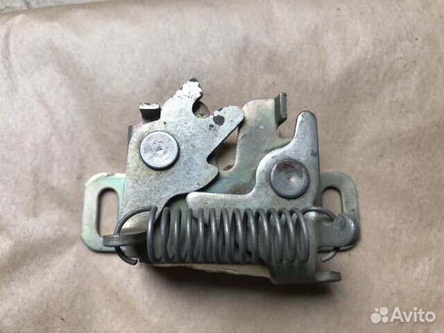 Замок капота Москвич