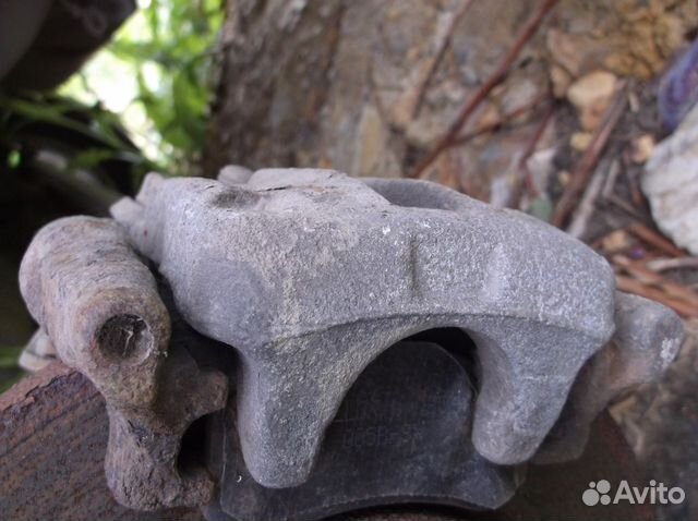 Суппорт задний левый audi-100 ауди 45 кузов