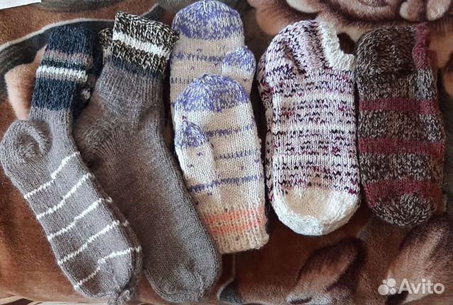 Носки, следки и руковички вязаные