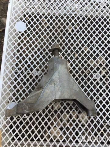 Кронштейн кпп Форд Фокус 1