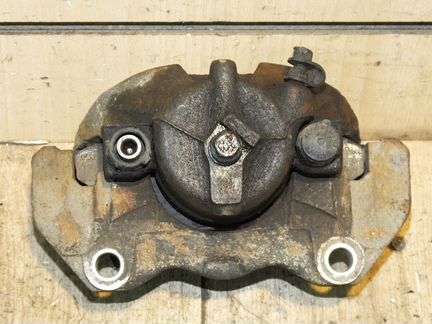 Суппорт передний правый Opel Astra H