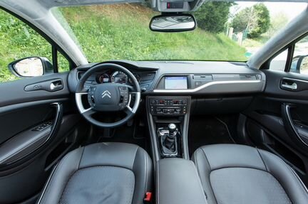 Торпеда / передняя панель Citroen C5 (X7)