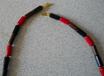 Элегантные деревянные бусы (чокеры)