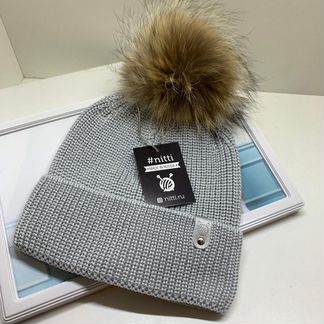 Милая женская шапка с помпоном новая